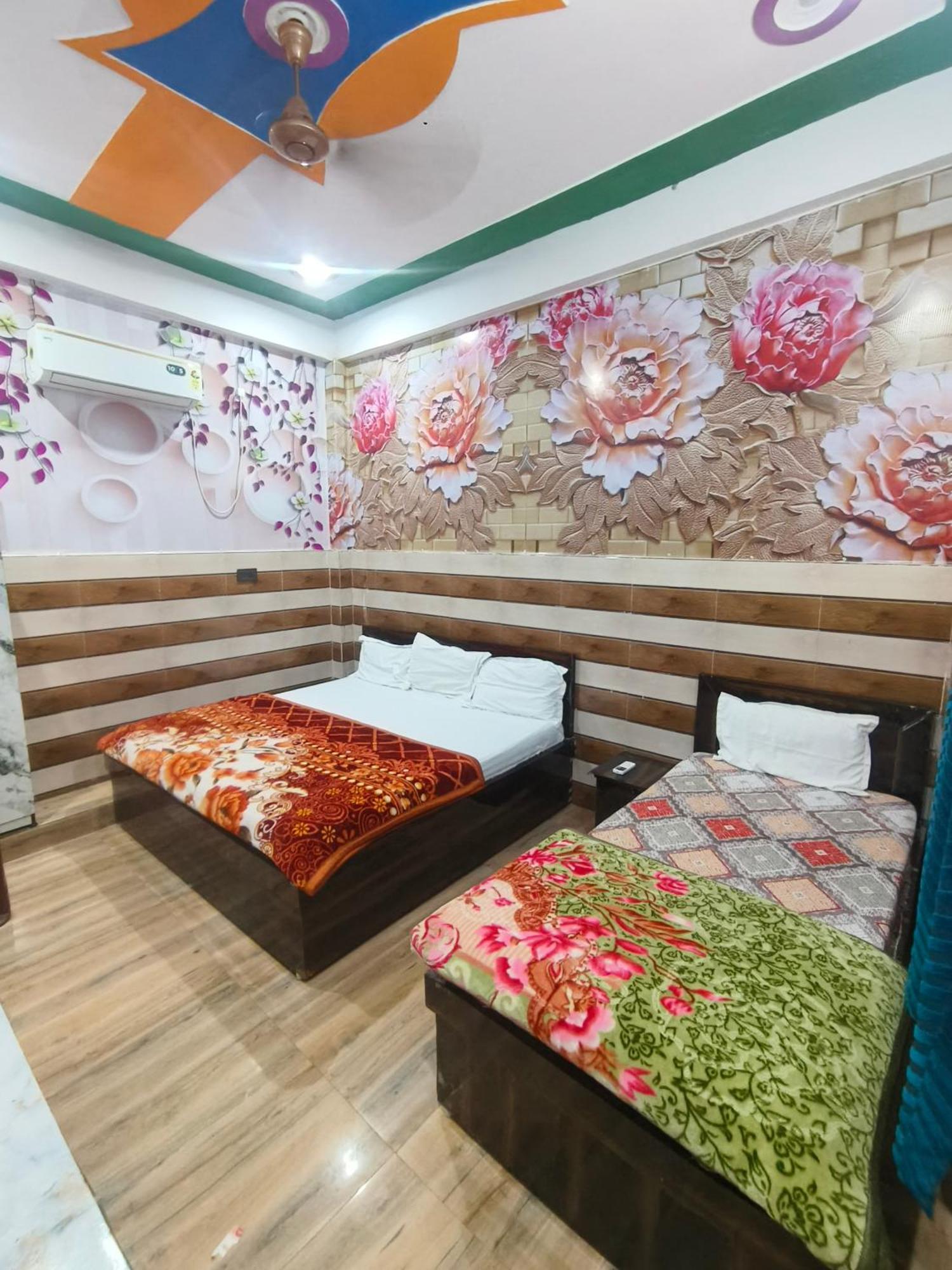 K.D.Dham-Near Prem Mandir Hotel Vrindāvan Eksteriør billede