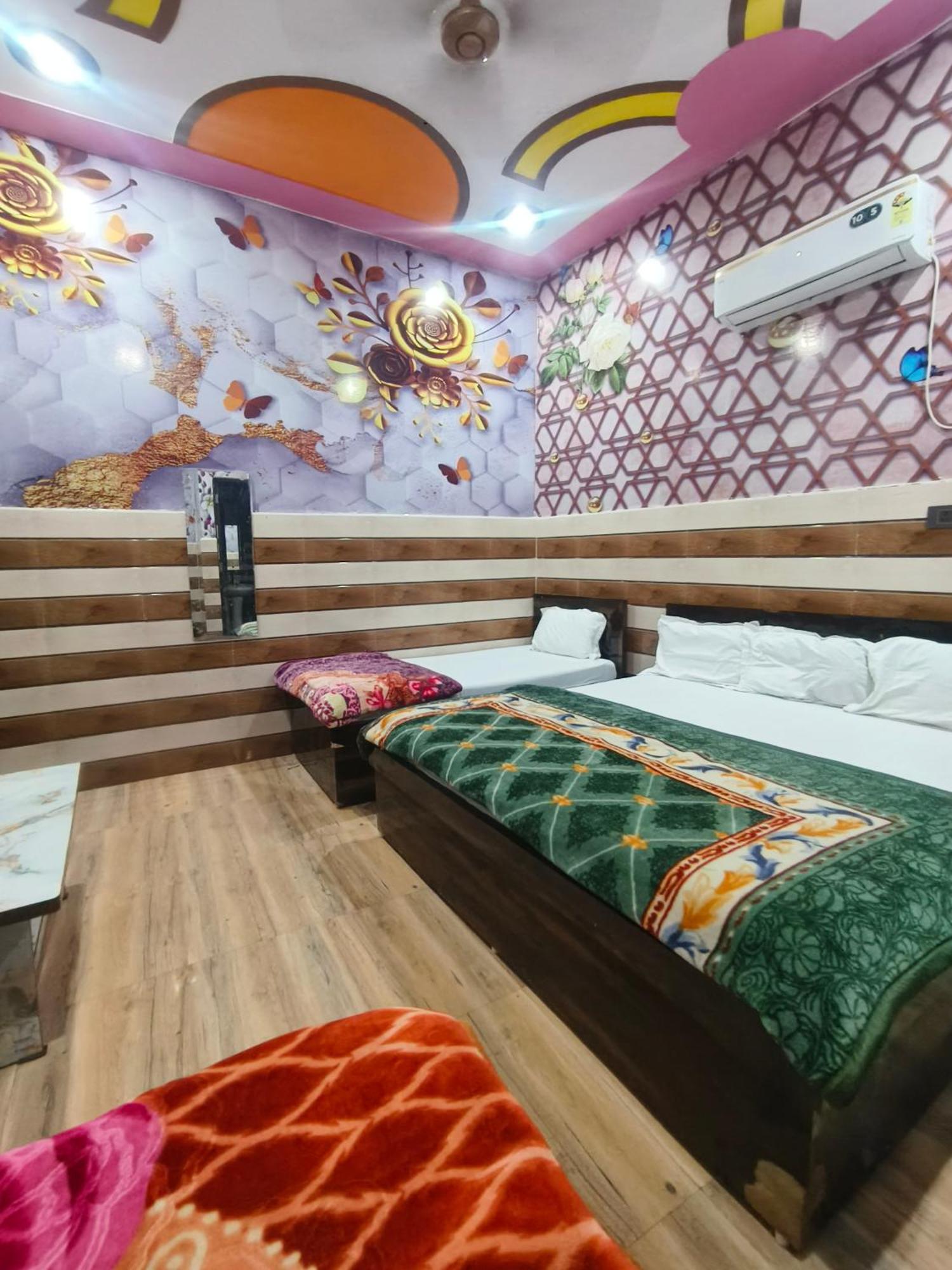 K.D.Dham-Near Prem Mandir Hotel Vrindāvan Eksteriør billede